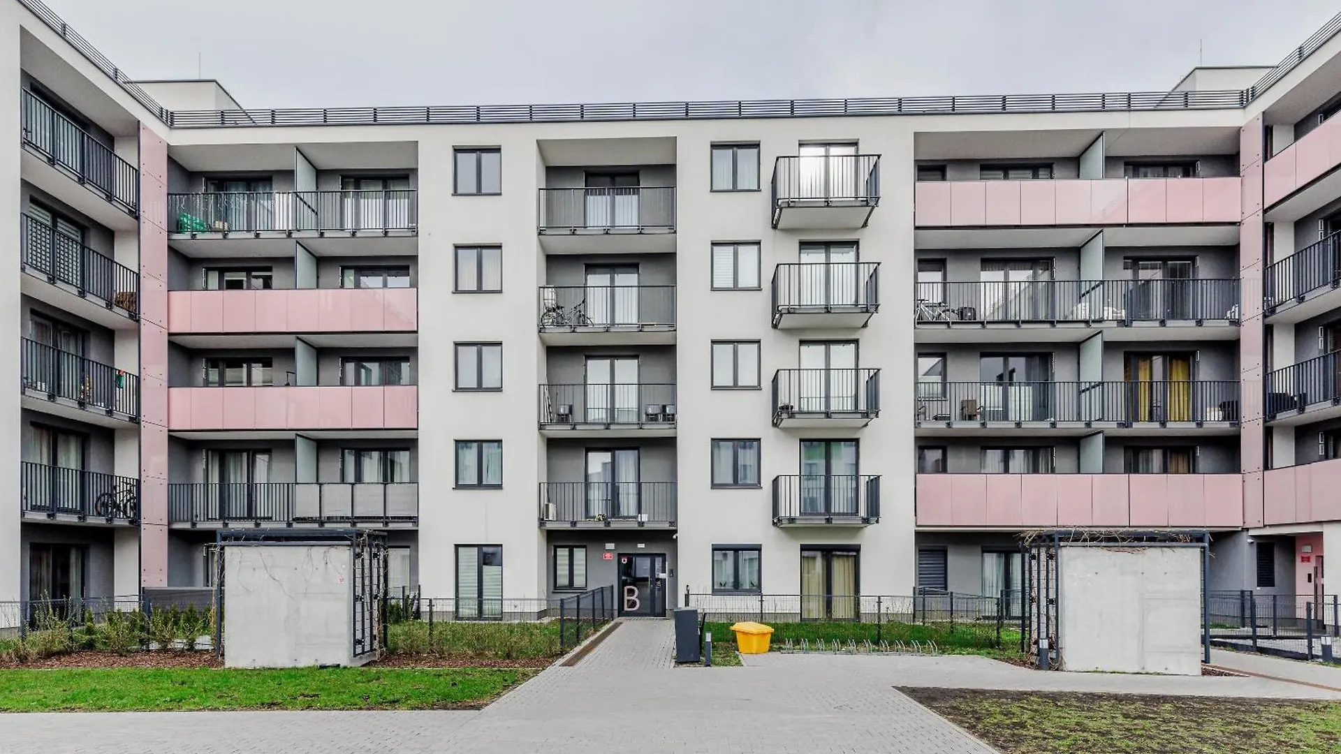 Relax&Comfort New Waw 50 Sqm With Terrace, Garden, Free Parking And Ac Warsaw 0*,  Poland