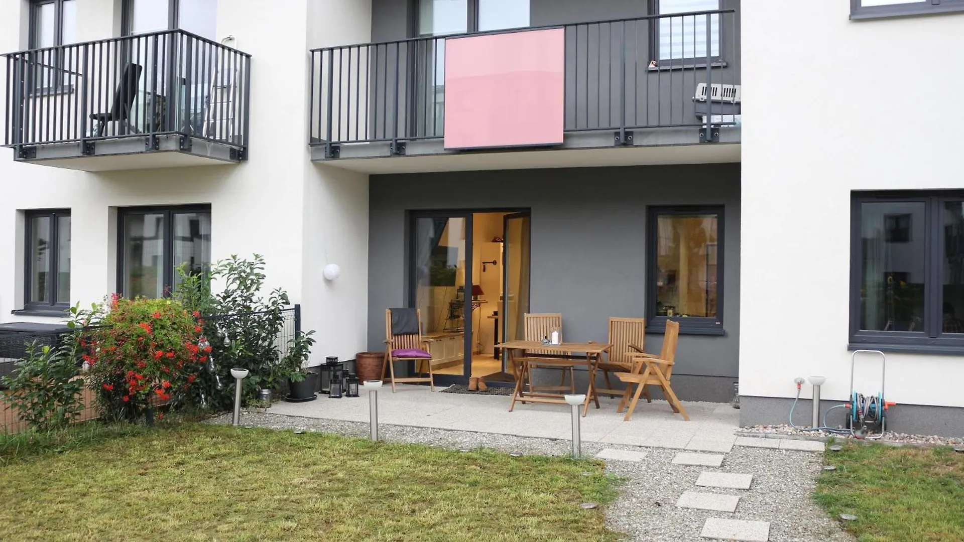 Relax&Comfort New Waw 50 Sqm With Terrace, Garden, Free Parking And Ac Warsaw Poland